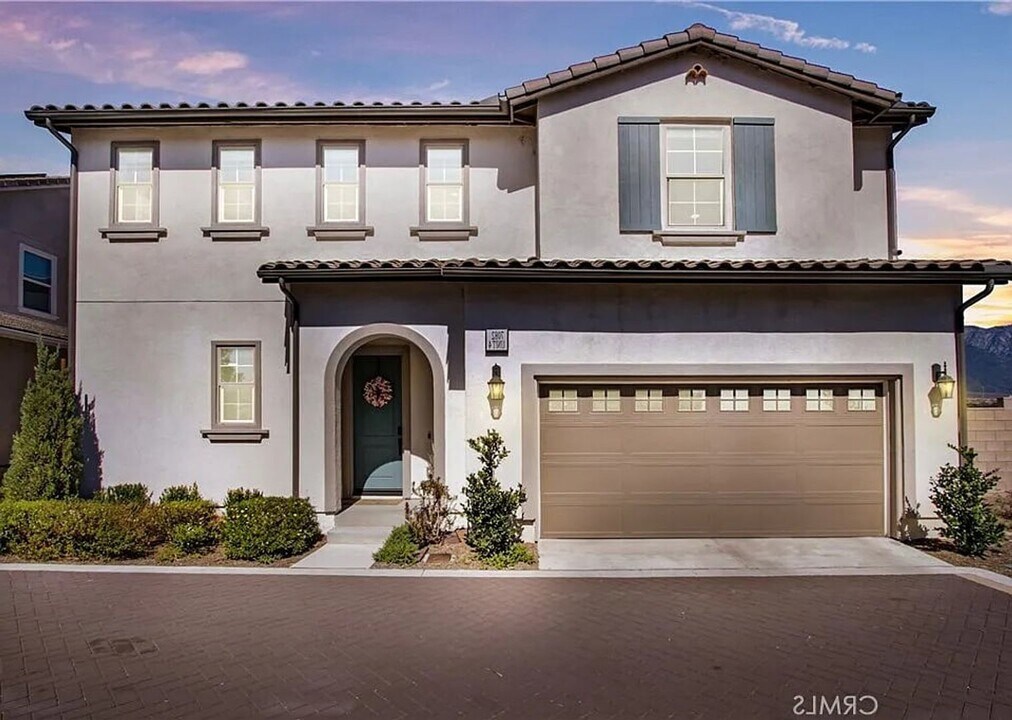 7064 Mallow Dr in Fontana, CA - Building Photo