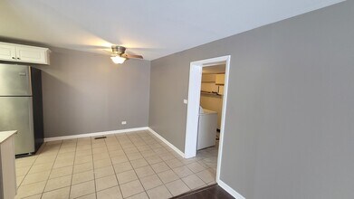 1304 Yarmouth Ct in Schaumburg, IL - Foto de edificio - Building Photo