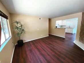 39220 San Francisquito Canyon Rd in Santa Clarita, CA - Building Photo - Building Photo