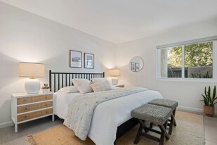 41 Dearborn Pl in Goleta, CA - Building Photo