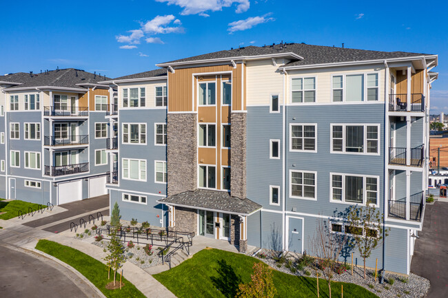 Iron Works Village in Englewood, CO - Foto de edificio - Building Photo