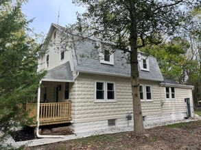 400 S 1st Ave in Galloway, NJ - Foto de edificio - Building Photo