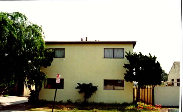 14810 S Atlantic Ave in Compton, CA - Foto de edificio