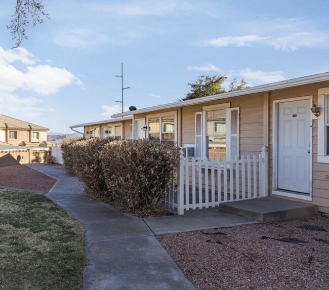 600 N 2450 E in Saint George, UT - Building Photo - Building Photo