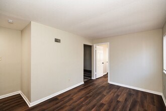 10340 Lord Dr in St. Louis, MO - Building Photo - Building Photo