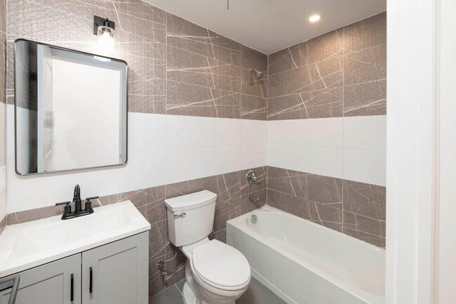 125 Broughton Ave in Bloomfield, NJ - Foto de edificio - Building Photo