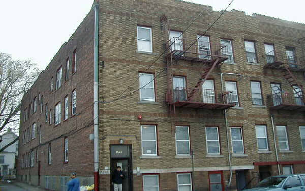 375-377 Madison St in Passaic, NJ - Building Photo