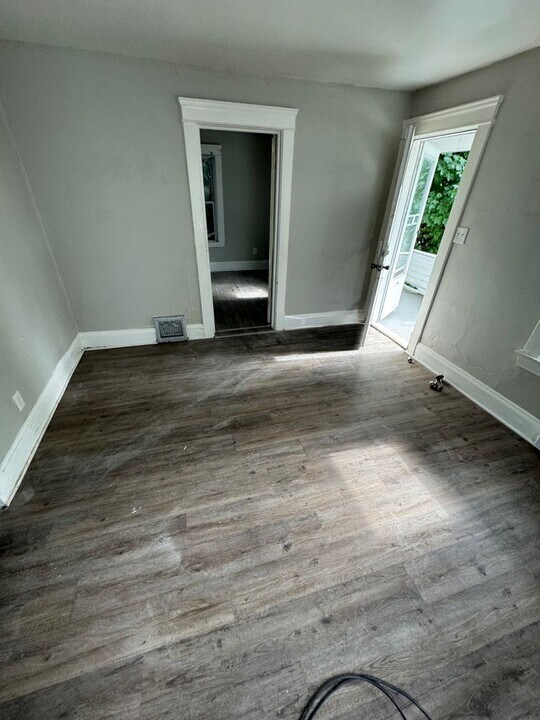 389 E 160th St-Unit -DN in Cleveland, OH - Building Photo