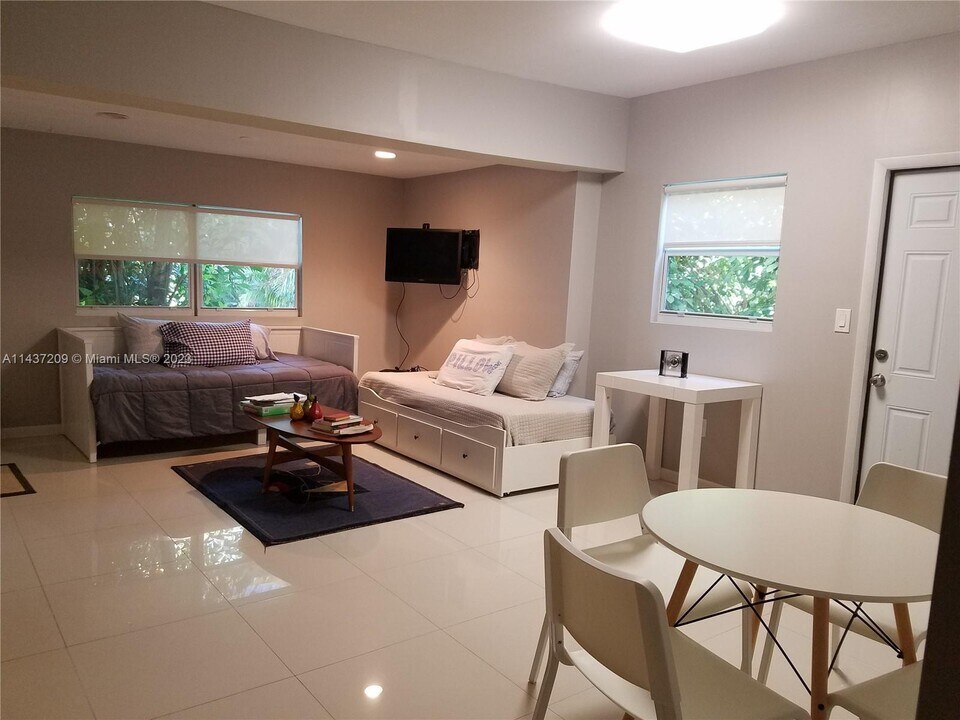 20 NW 45th St-Unit -A in Miami, FL - Building Photo