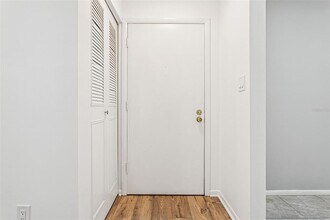 4606 W Gray St in Tampa, FL - Building Photo - Building Photo