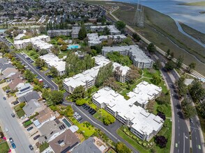 Marina Point in Foster City, CA - Foto de edificio - Building Photo