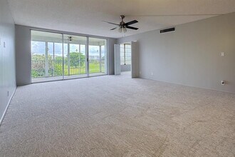 3051 S Palm Aire Dr in Pompano Beach, FL - Foto de edificio - Building Photo