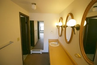 330 E 9th St in Leadville, CO - Foto de edificio - Building Photo