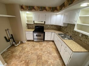 2104 Panama St in Mishawaka, IN - Foto de edificio - Building Photo