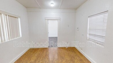 843 Lincoln Ave in Elko, NV - Foto de edificio - Building Photo