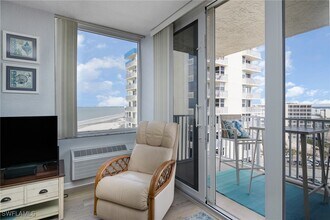 7330 Estero Blvd in Fort Myers Beach, FL - Foto de edificio - Building Photo