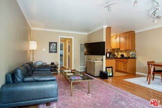 2311 4th St-Unit -321 in Santa Monica, CA - Building Photo - Building Photo