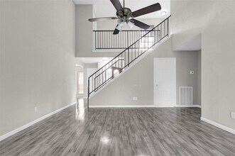 2055 Little Cedar Dr in Houston, TX - Building Photo - Building Photo