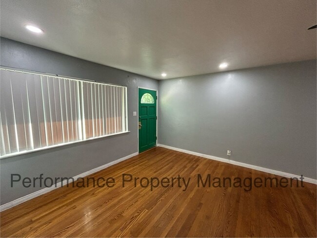 4612 Blomquist Dr in Bakersfield, CA - Building Photo - Building Photo