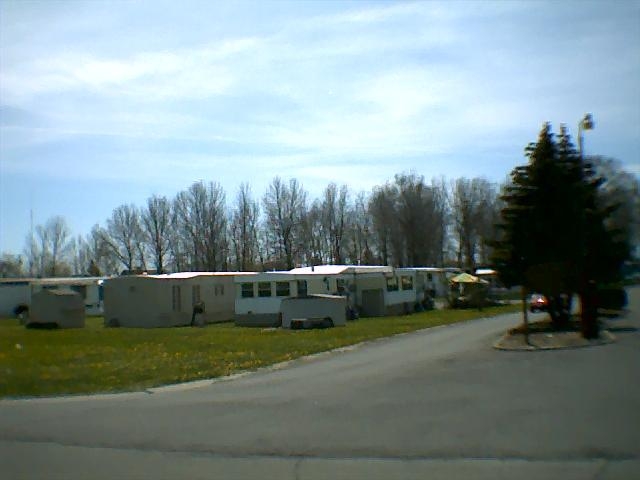 Expressway Village Mobile Home park in Niagara Falls, NY - Foto de edificio - Building Photo