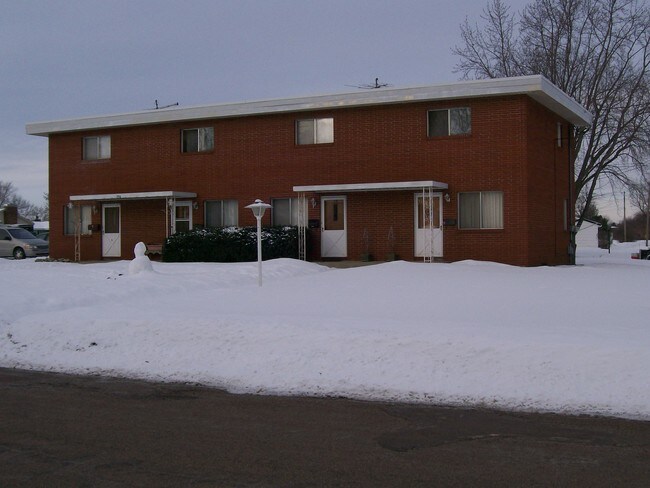 730 Pierce St S in Shakopee, MN - Foto de edificio - Building Photo