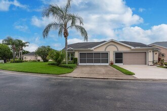 4246 SE Home Way in Port St. Lucie, FL - Building Photo - Building Photo