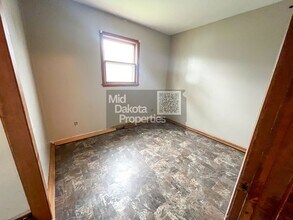 602 E Ash St in Parkston, SD - Building Photo - Building Photo