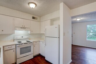 748 Old Martindale Rd in San Marcos, TX - Building Photo - Building Photo
