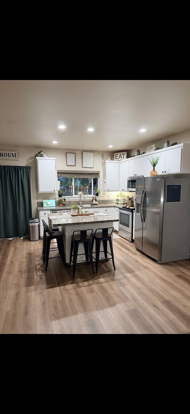 21081 Barnes St in Middletown, CA - Building Photo - Building Photo