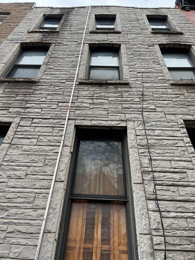 58 Putnam Ave in Brooklyn, NY - Building Photo - Building Photo