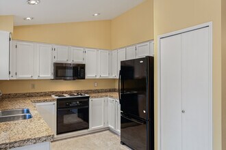 15016 87th Ave NE in Kenmore, WA - Building Photo - Building Photo