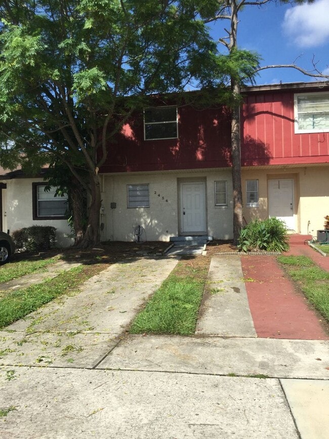 property at 2454 Rio Pinar Lakes Blvd
