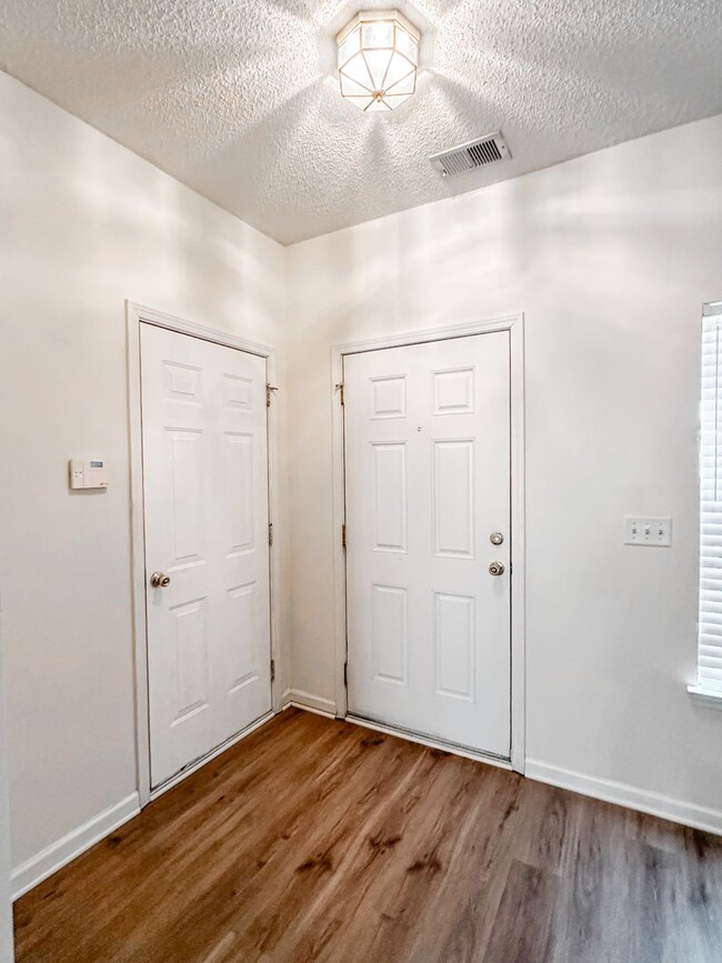326 Azalea Cir in Cumming, GA - Building Photo - Building Photo