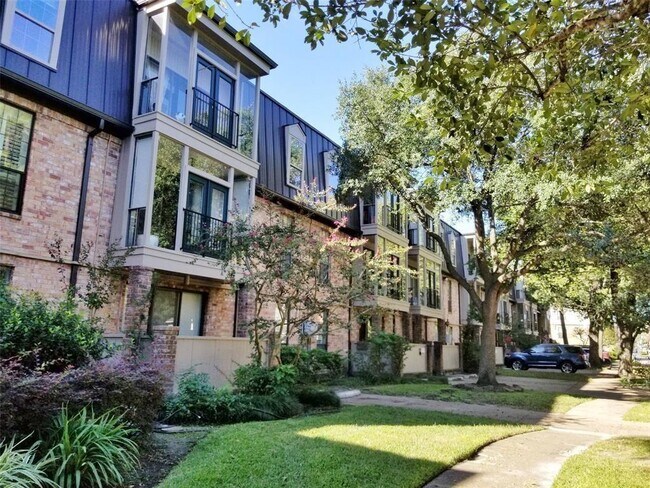 property at 2425 Underwood St