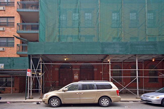 124 E 118th St in New York, NY - Building Photo - Building Photo