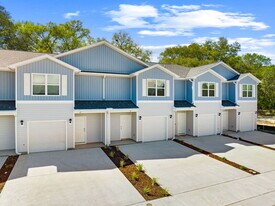 51 S Main Deck Dr in Freeport, FL - Building Photo