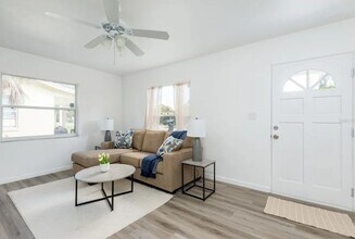 3901 Grove St S in St. Petersburg, FL - Building Photo - Building Photo