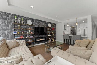 128 Henry St in Saratoga Springs, NY - Building Photo - Building Photo