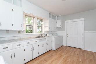 716 Lincoln St in Jackson, MI - Building Photo - Building Photo