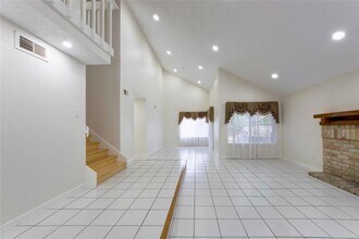7723 Miller Glen Ln in Houston, TX - Foto de edificio - Building Photo