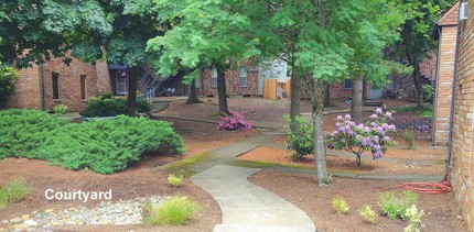 Brittany Arms Apartments in Portland, OR - Building Photo - Building Photo