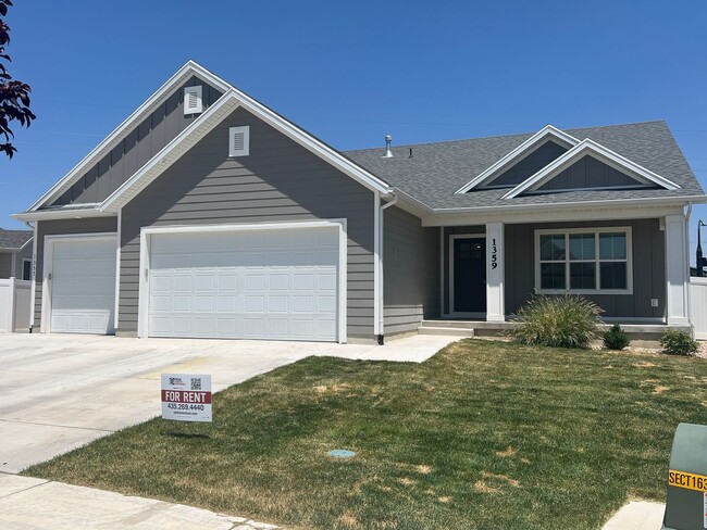 1359 E 750 S in Spanish Fork, UT - Foto de edificio - Building Photo