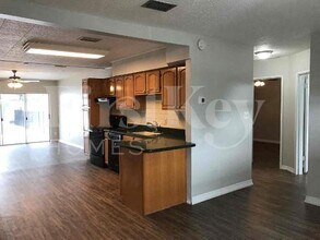 4707 W Bay Ave in Tampa, FL - Building Photo - Building Photo