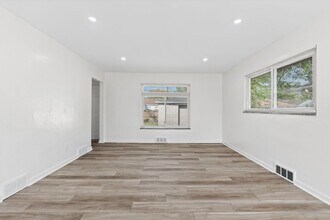 2780 St Joseph Ave in Columbus, OH - Foto de edificio - Building Photo