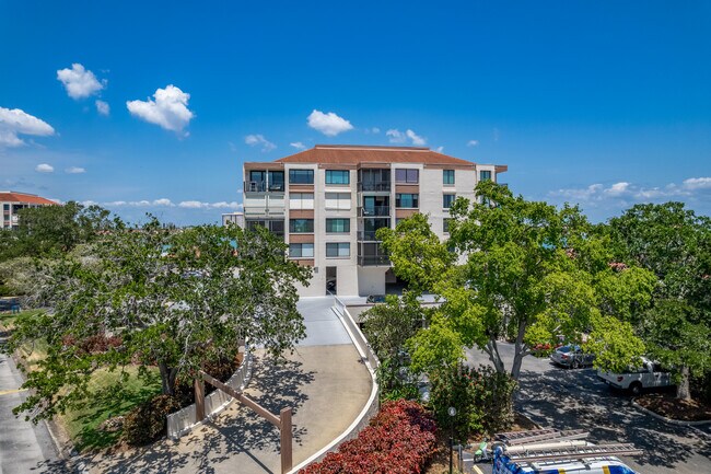 Palma del Mar Building E & F in St. Petersburg, FL - Foto de edificio - Building Photo