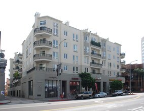 Wilshire Borgata in Los Angeles, CA - Foto de edificio - Building Photo