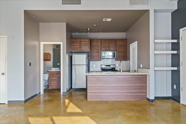 2401 E 6th St in Austin, TX - Building Photo - Building Photo