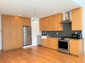 218 Harvard St, Unit 1 in Cambridge, MA - Building Photo - Building Photo