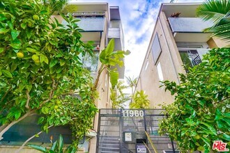11960 Iowa Ave in Los Angeles, CA - Building Photo - Building Photo