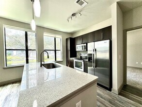 3788 Richmond Ave. in Houston, TX - Building Photo - Building Photo